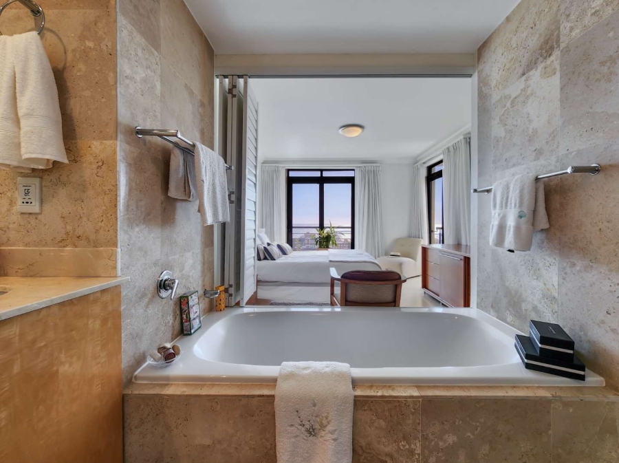 3 Bedroom Property for Sale in Sea Point Western Cape